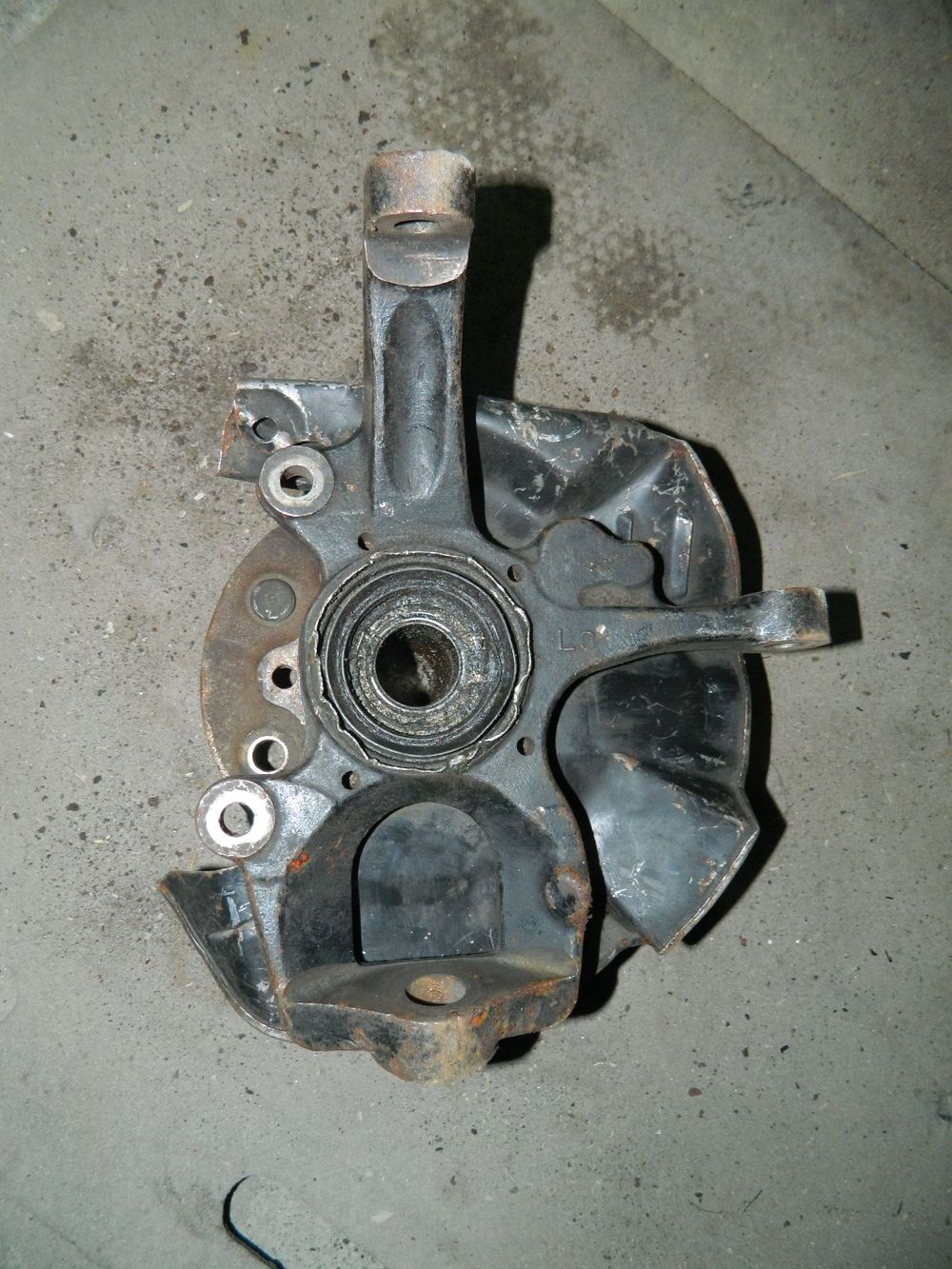 Ступица MITSUBISHI PAJERO K94W Перед Лев (Контрактный) 79591149