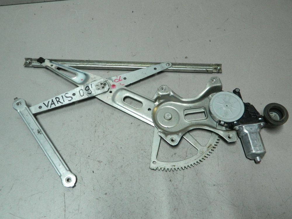 Стеклоподъемник TOYOTA YARIS KSP90 Перед Прав (Контрактный) 79591707