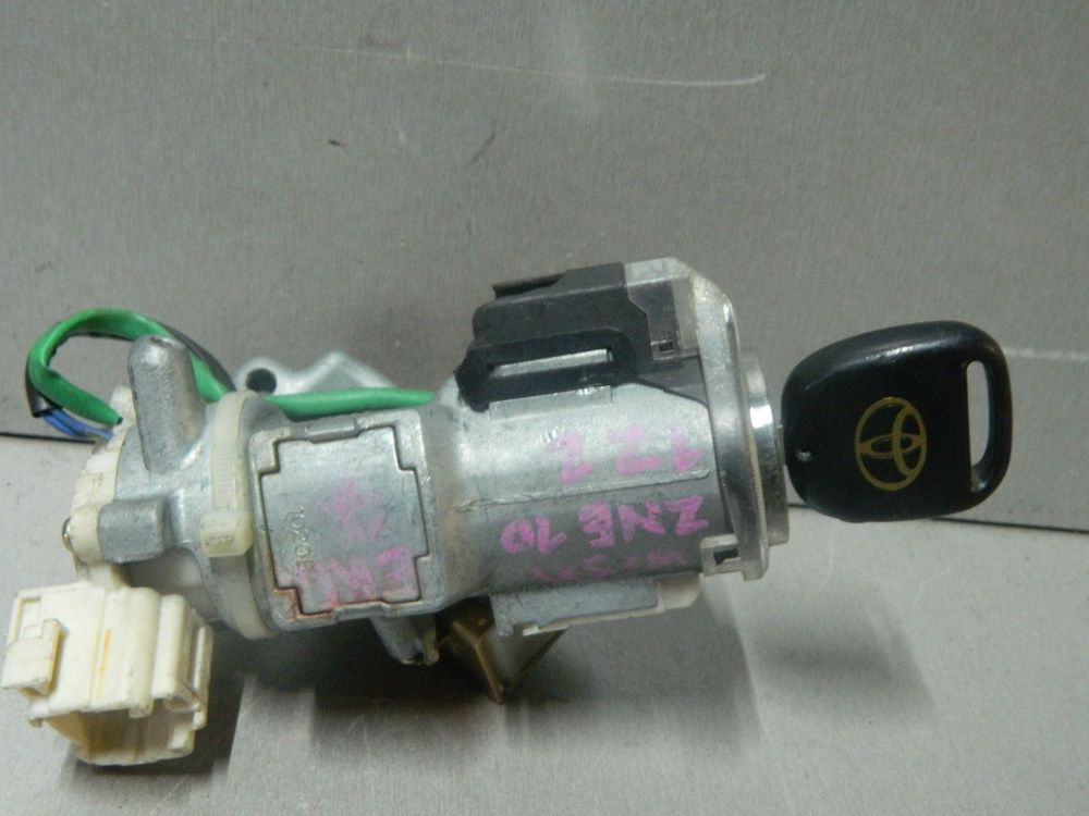 Замок зажигания TOYOTA ISIS ANM10 (Контрактный) 81532003