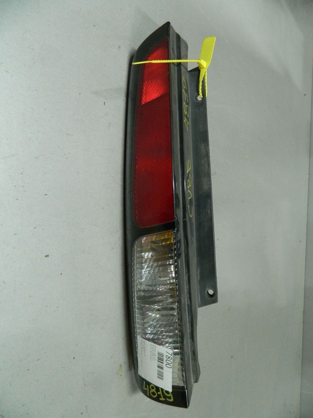 Фонарь NISSAN CUBE AZ10 Зад Лев 4819 (Контрактный) 64492003