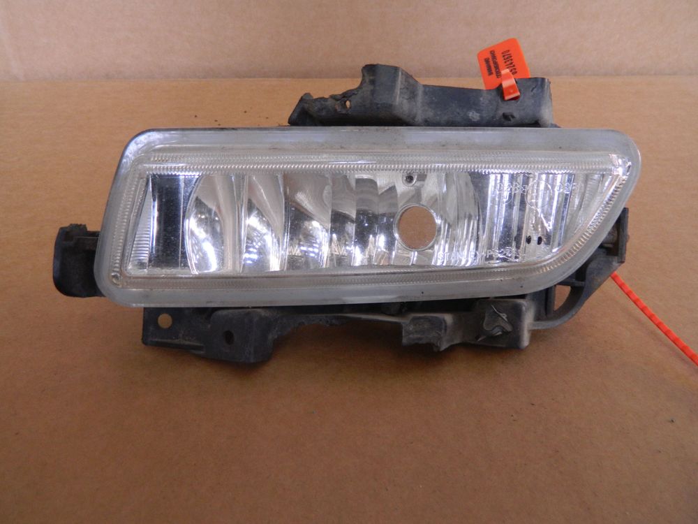 Фара противотуманная MAZDA AXELA BKEP Лев 6243 (Контрактный) 65243670
