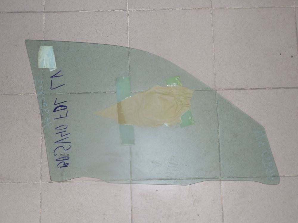 Стекло двери XYG 8355LGSH5FDW TOYOTA PRIUS Перед Лев 45992314