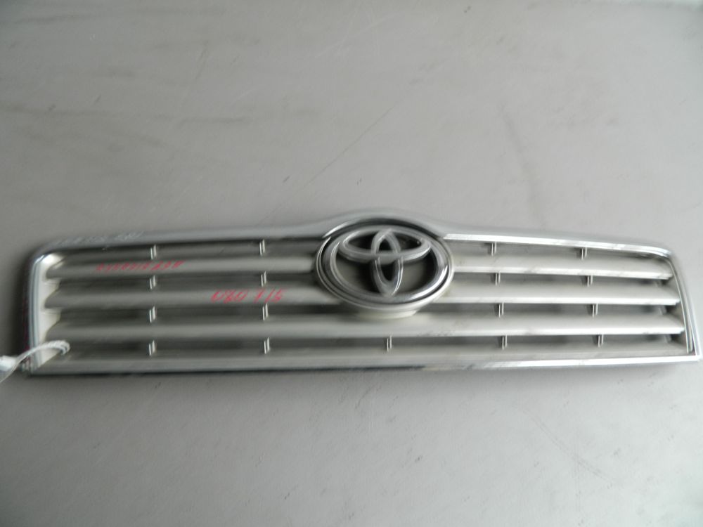 Решетка радиатора TOYOTA AVENSIS AZT250 (Контрактный) 45976108