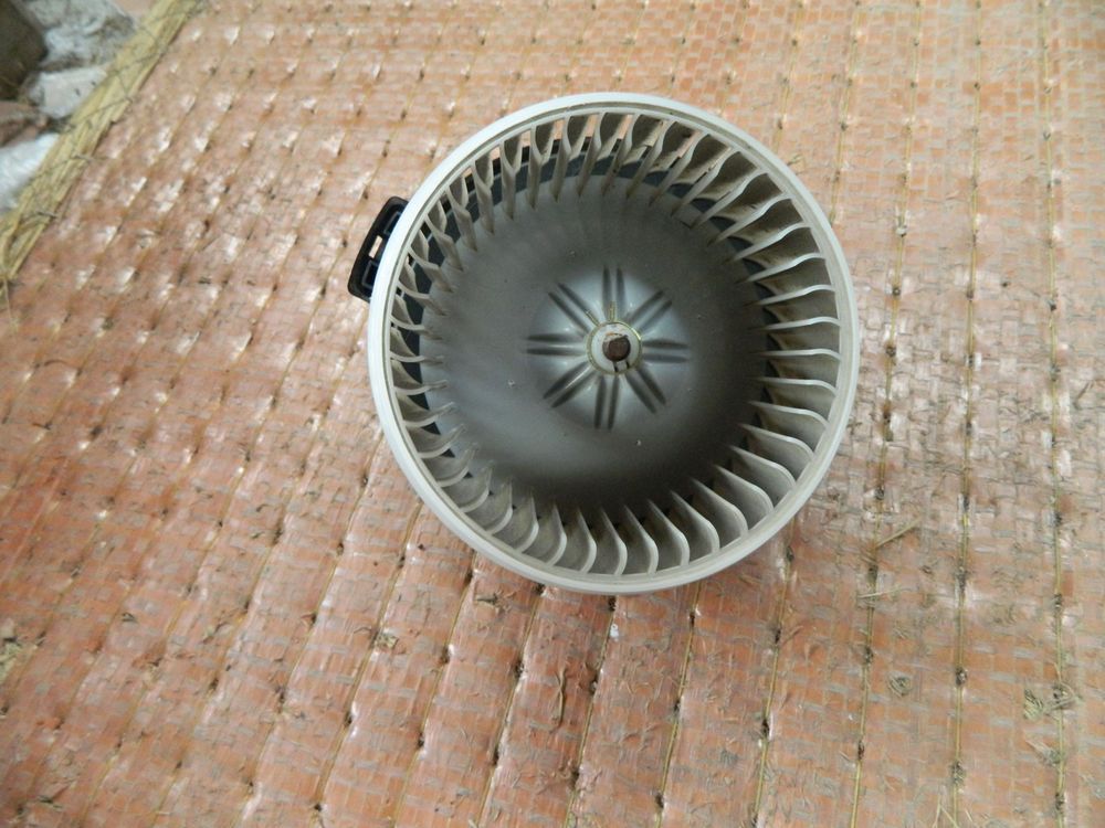 Мотор печки TOYOTA PLATZ NCP12 (Контрактный) 2860300006