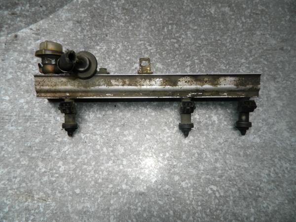 Рампа топливная HONDA Capa GA4 D15B (Б/У)