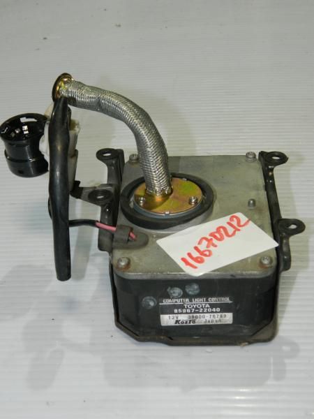 Блок розжига ксенона TOYOTA MARK II 8596722040 ( Контрактный)