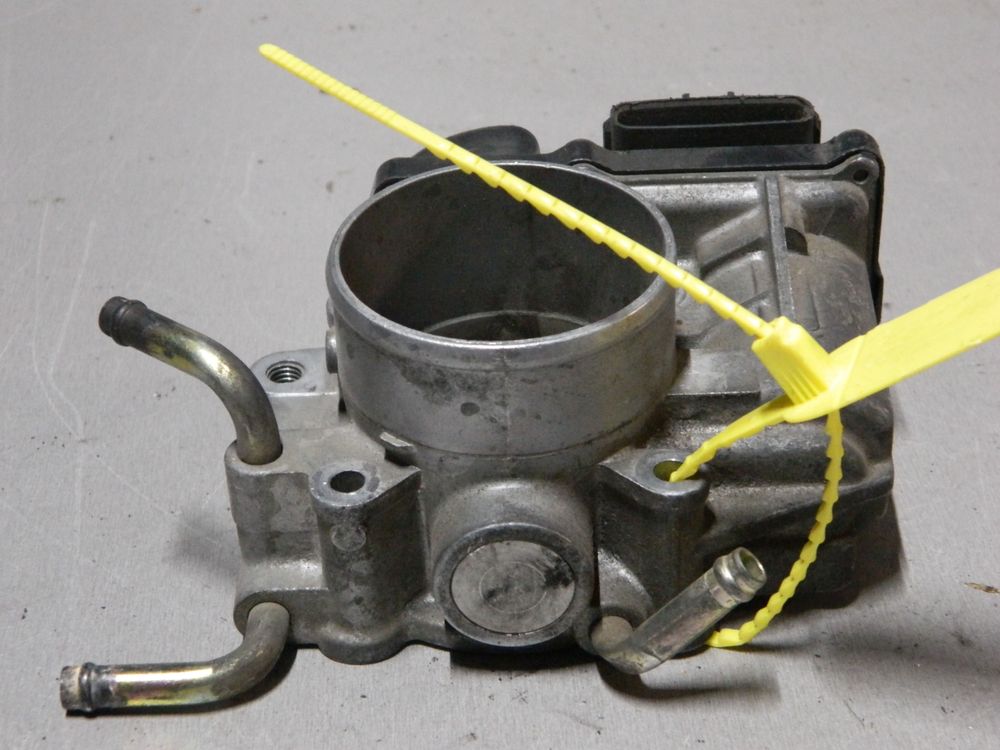 Дроссельная заслонка TOYOTA 1AZFSE (Контрактный) 79780512