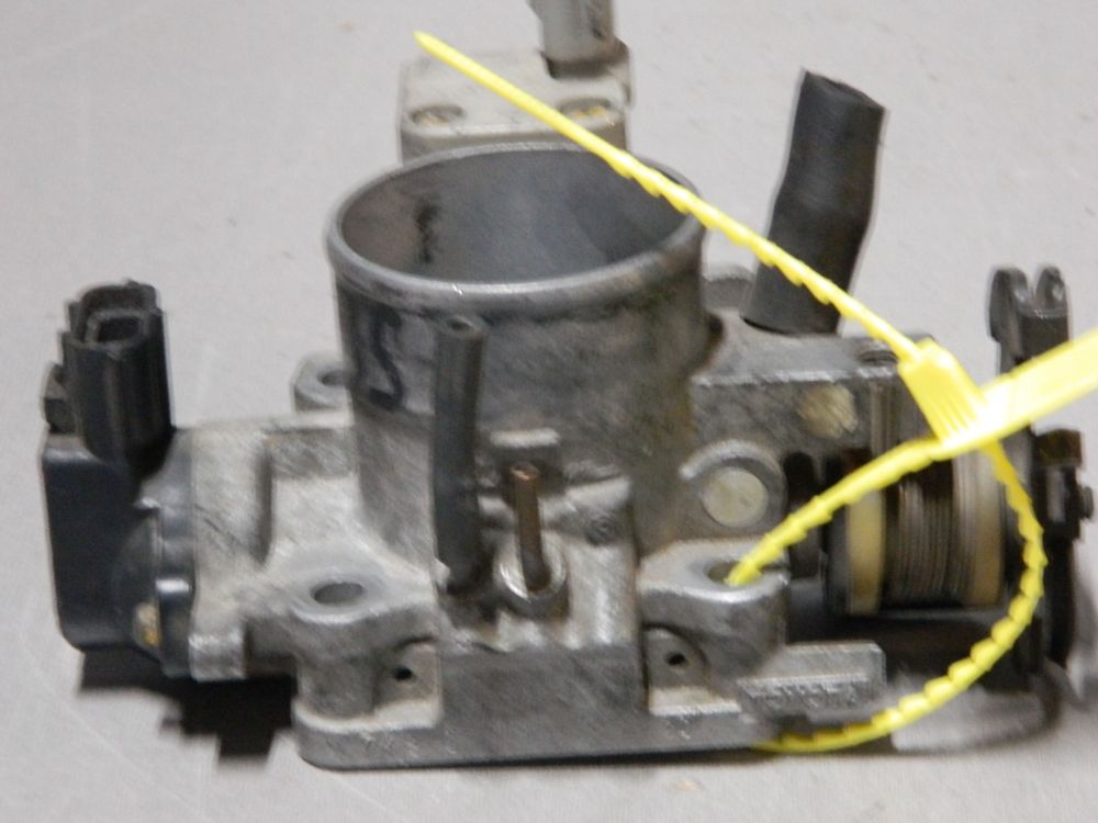 Дроссельная заслонка TOYOTA 3S (Контрактный) 79780554