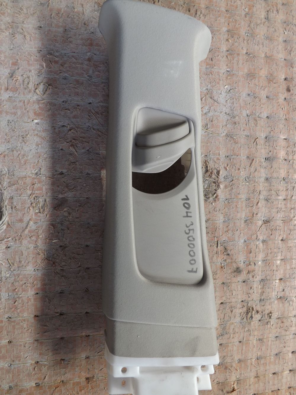 Накладка средней стойки TOYOTA AVENSIS AZT251 Перед Лев (Контрактный) 1043500007