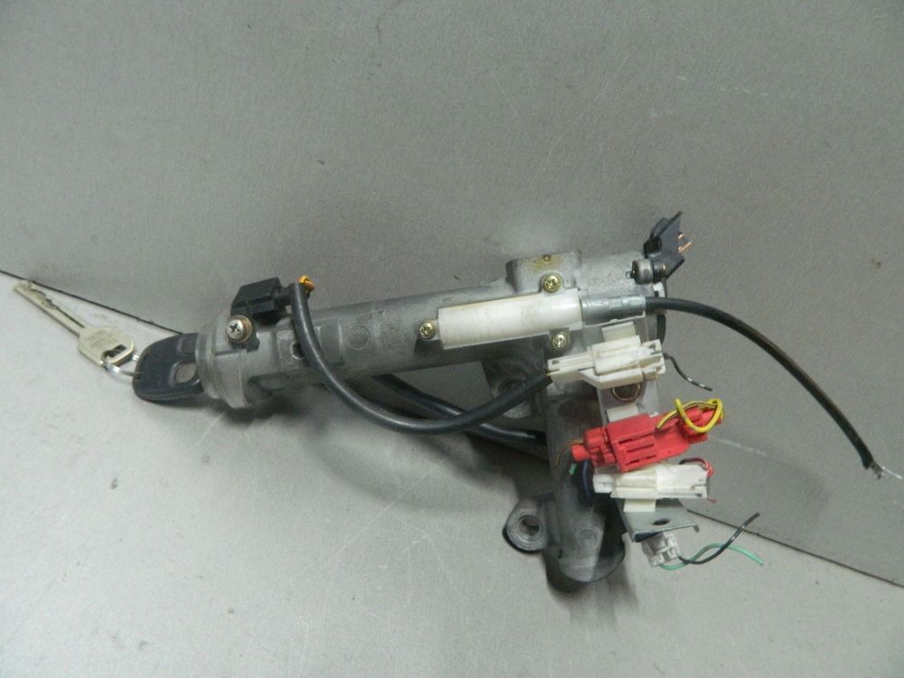 Замок зажигания MITSUBISHI DIAMANTE F31A (Контрактный) 81532284