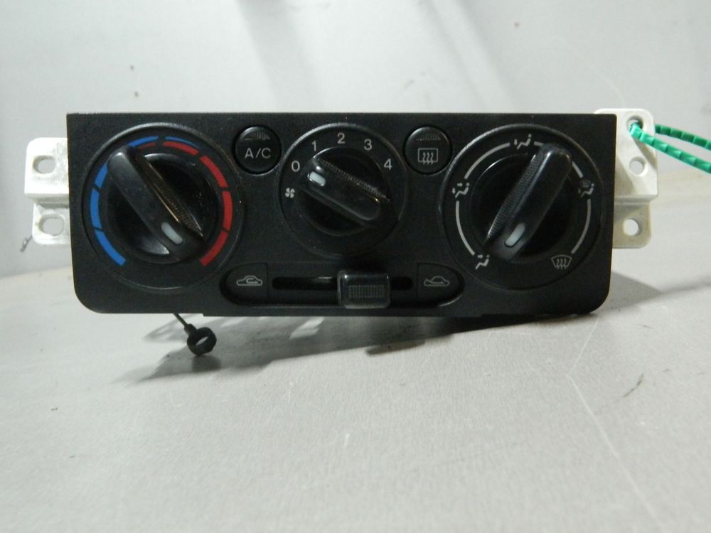 Блок управления климат-контролем MAZDA DEMIO DW3W (Контрактный) 81540494
