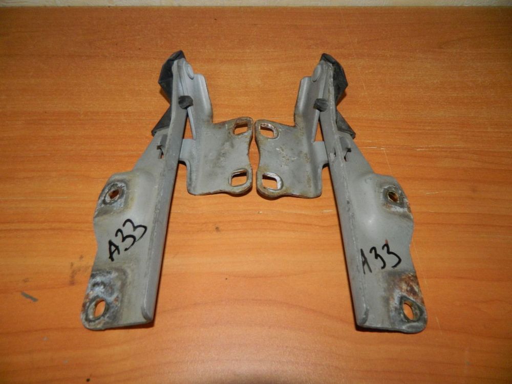 Петля капота NISSAN MAXIMA A33 Комплект (Б/У) 76084