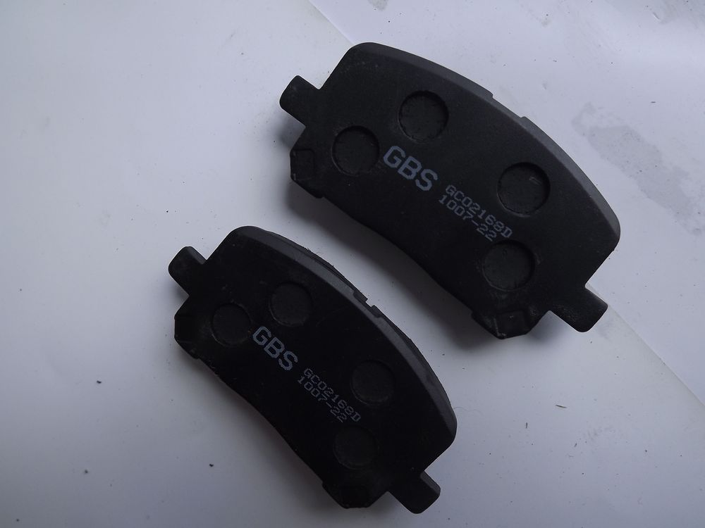 Колодки тормозные GBS GC02168D TOYOTA AVENSIS 01-