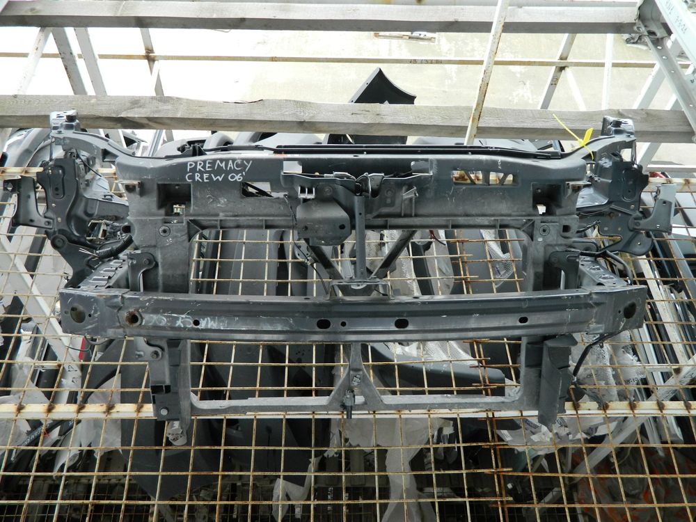 Рамка радиатора MAZDA PREMACY CREW (Контрактный) 94584187