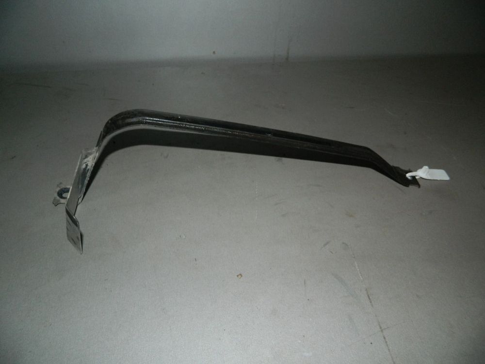 Крепление топливного бака AUDI Q7 4L BAR (Б/У) 35020285