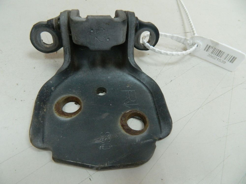 Петля двери HONDA ACCORD CD7 Перед Прав Низ (Контрактный) 35021539
