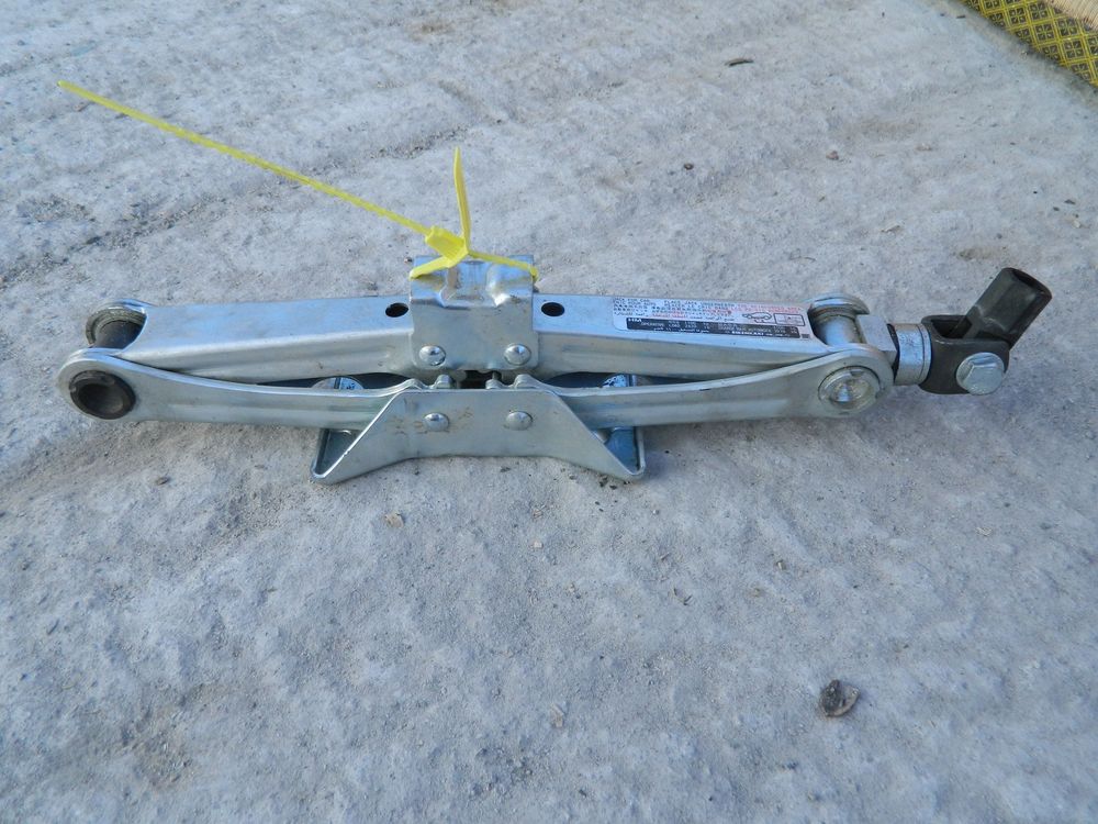 Домкрат 1100kg (Контрактный) 94599588