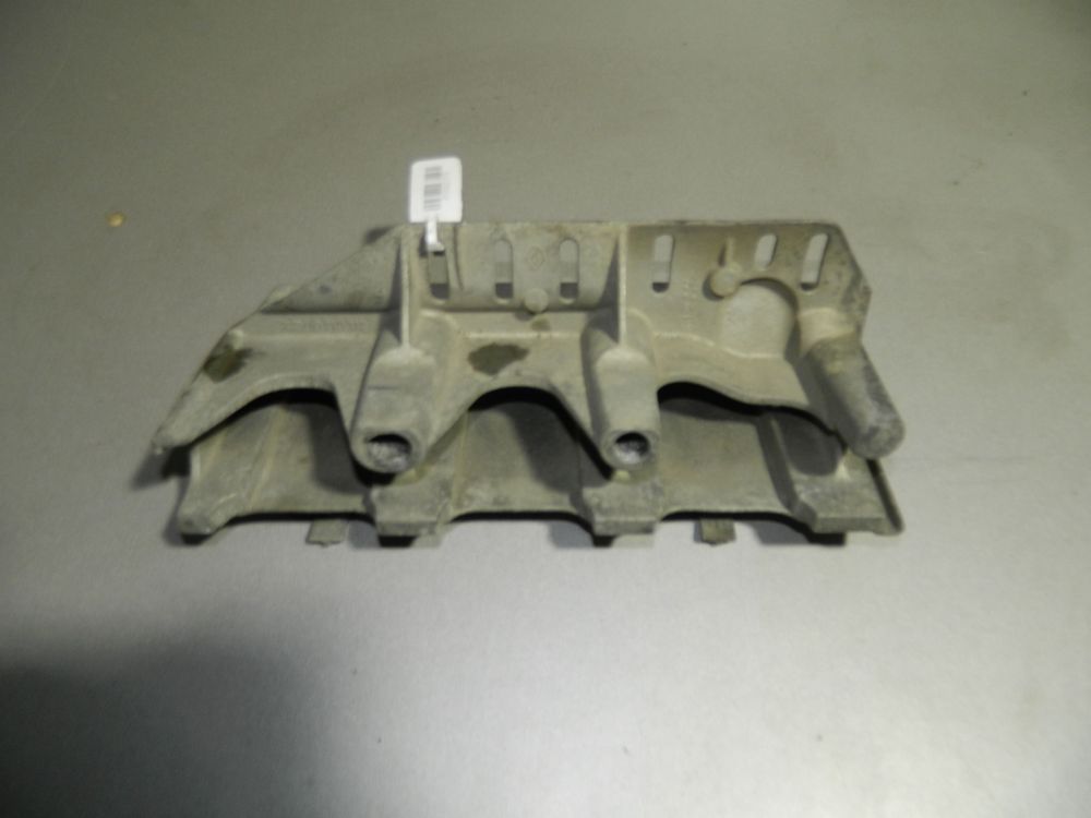 Кронштейн впускного коллектора Renault Clio II K4J 711 (Б/У)