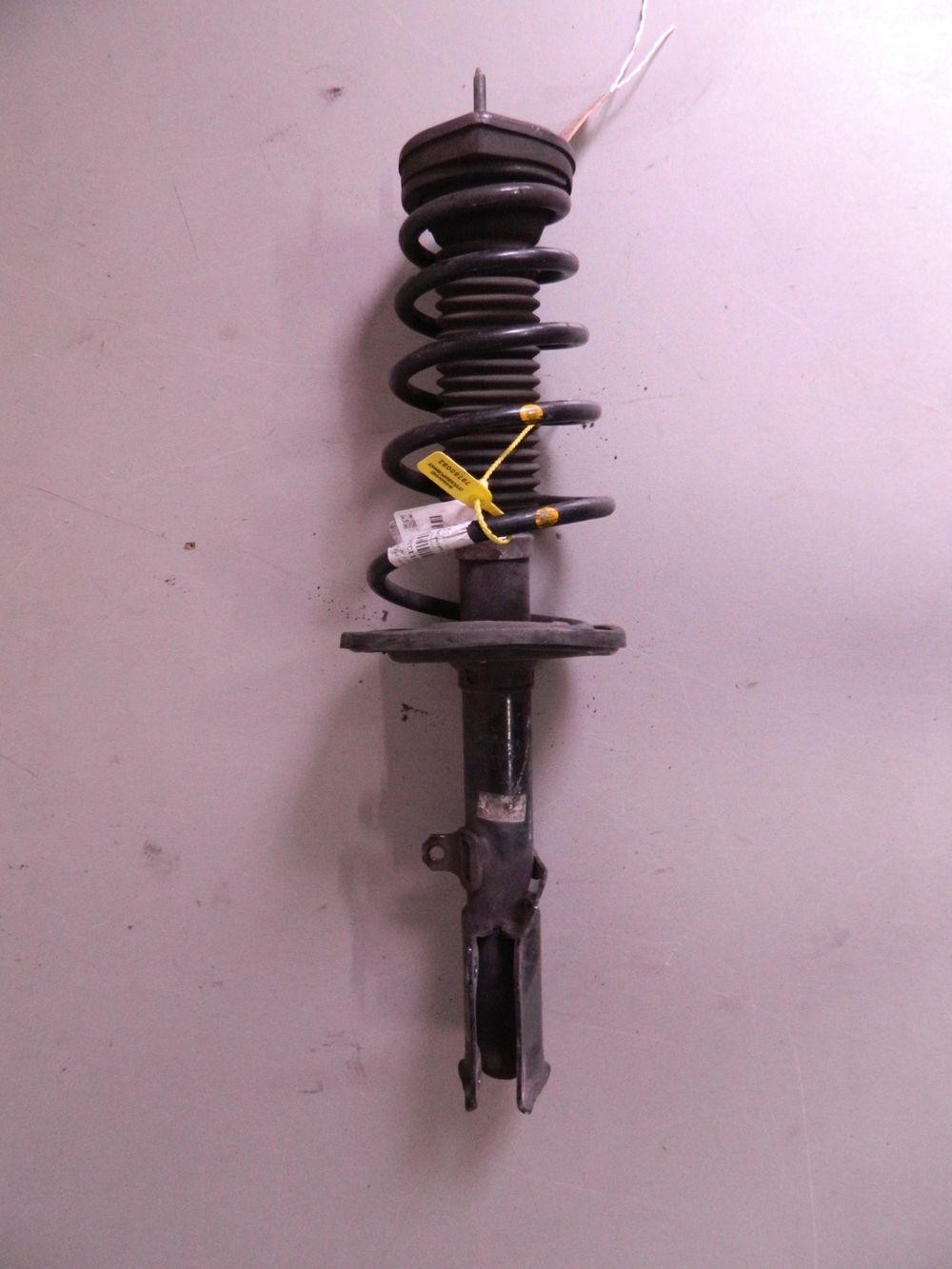 Стойка подвески TOYOTA CAMRY AVV50 Зад Лев (Контрактный) 79780092