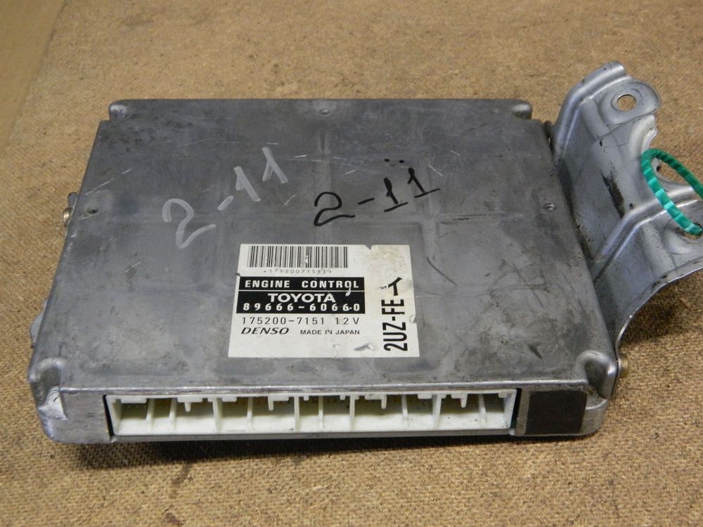 Блок управления ДВС TOYOTA LAND CRUISER 2UZFE (Контрактный) 79590377