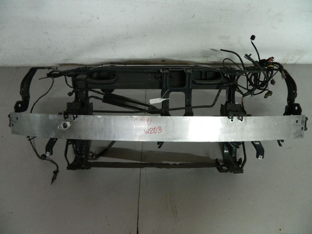 Рамка радиатора MERCEDES C180 W203 (Контрактный) 03344657