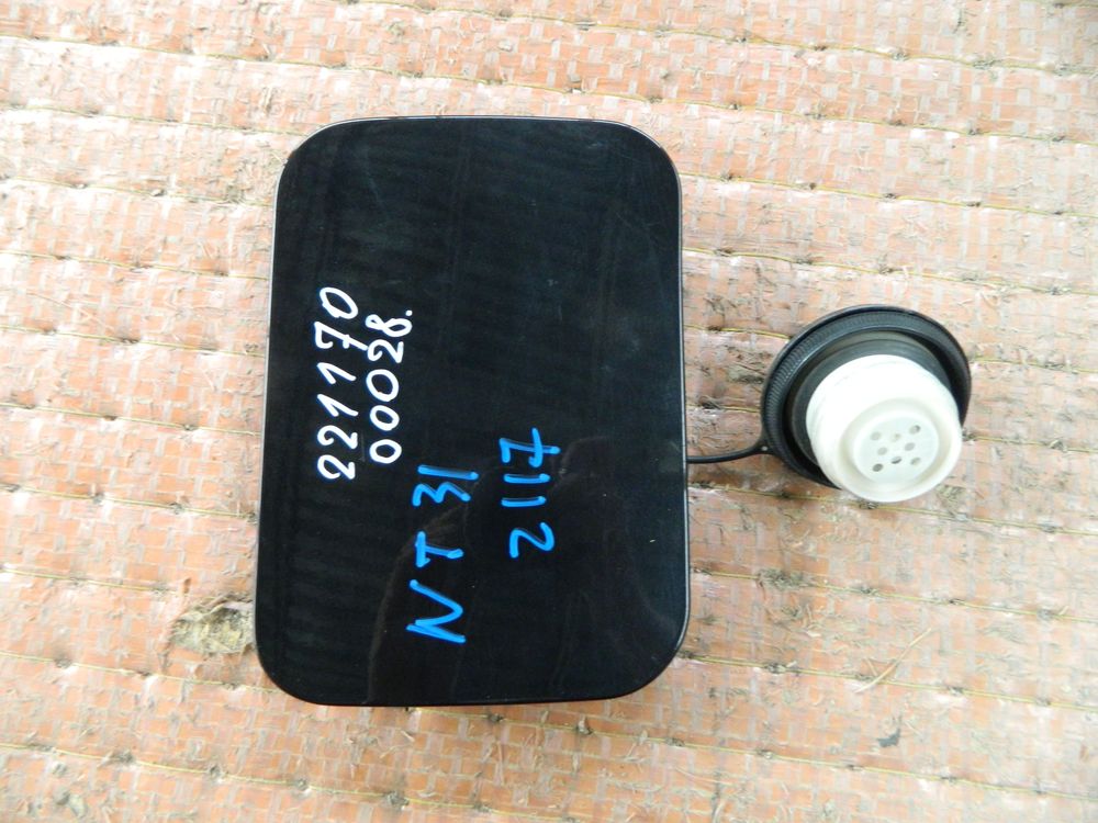 Лючок бензобака NISSAN X-TRAIL NT31 (Контрактный) 22117000028