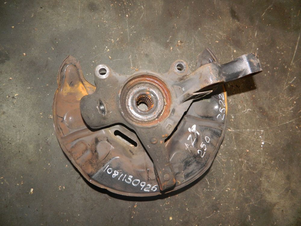 Ступица TOYOTA AVENSIS AZT250 Перед Прав (Контрактный) 1081130926