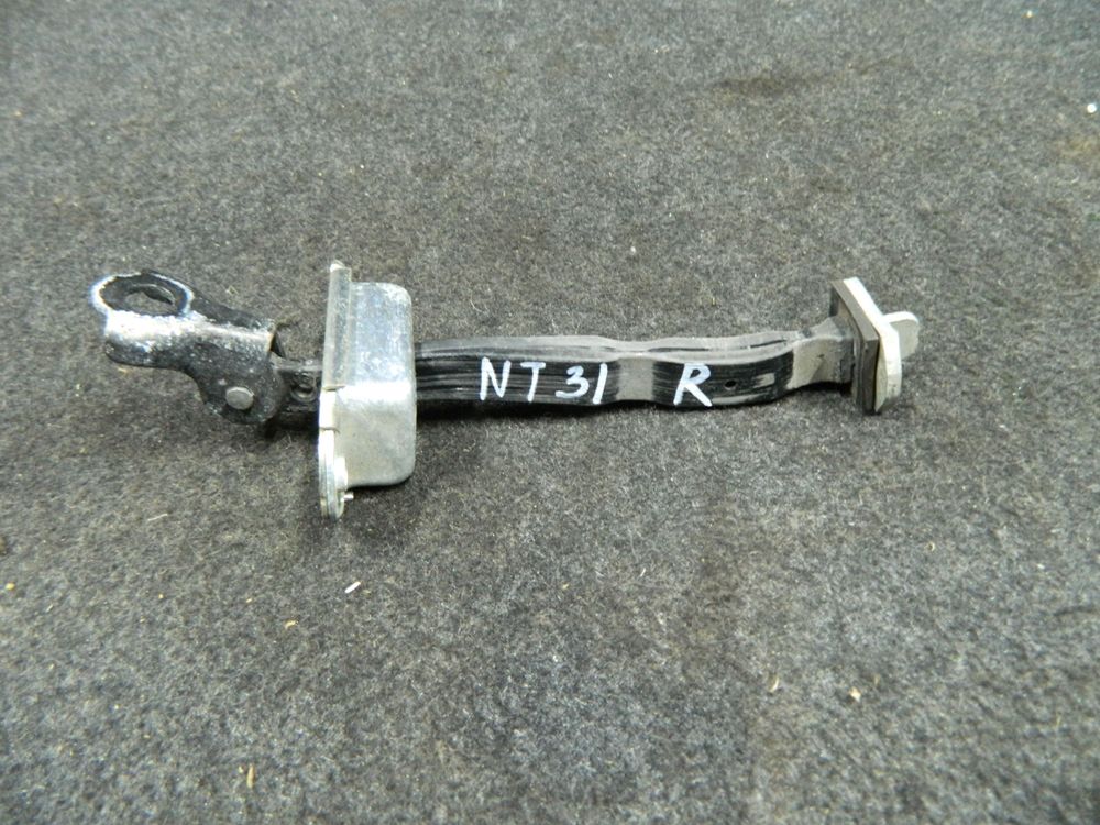 Ограничитель двери NISSAN X-TRAIL T31 Перед Прав (Контрактный) 1102640127