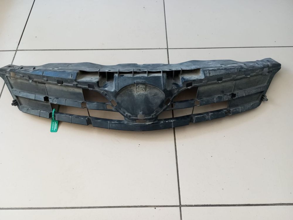 Решетка радиатора TOYOTA COROLLA ADE150 (Б/У) 81530912