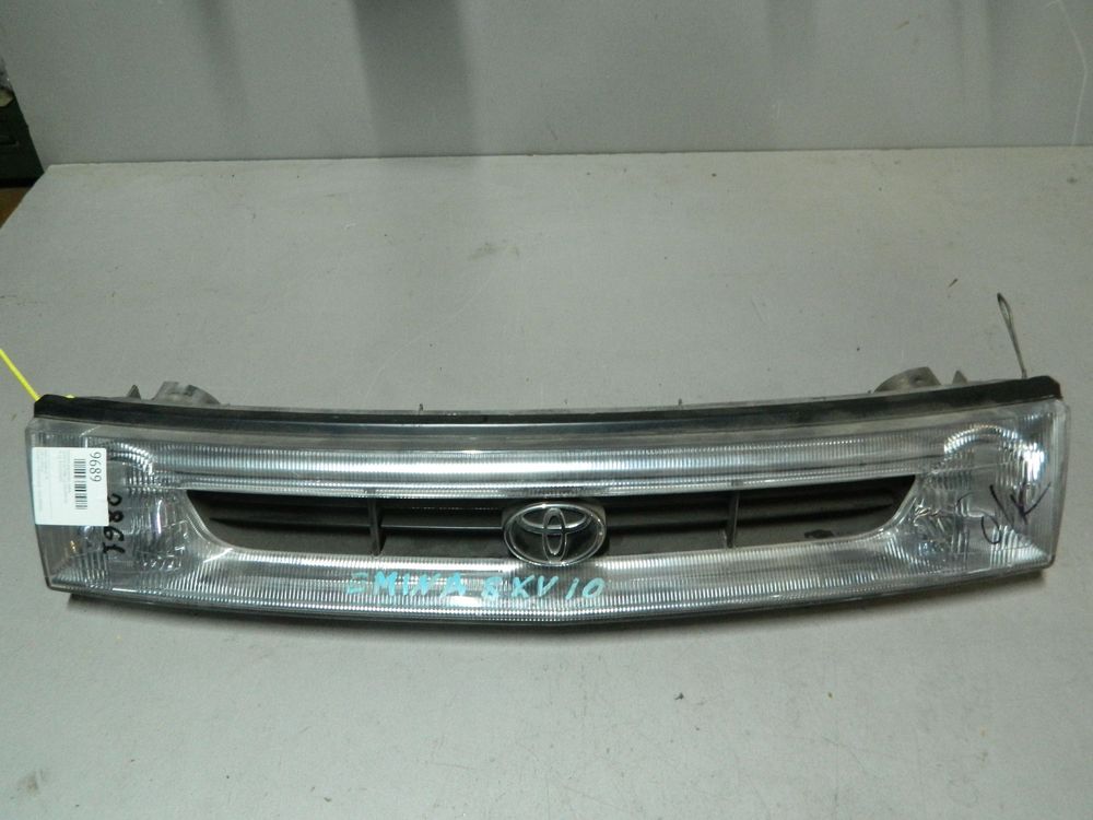 Решетка радиатора TOYOTA ESTIMA EMINA CXR20 (Контрактный) 79773272