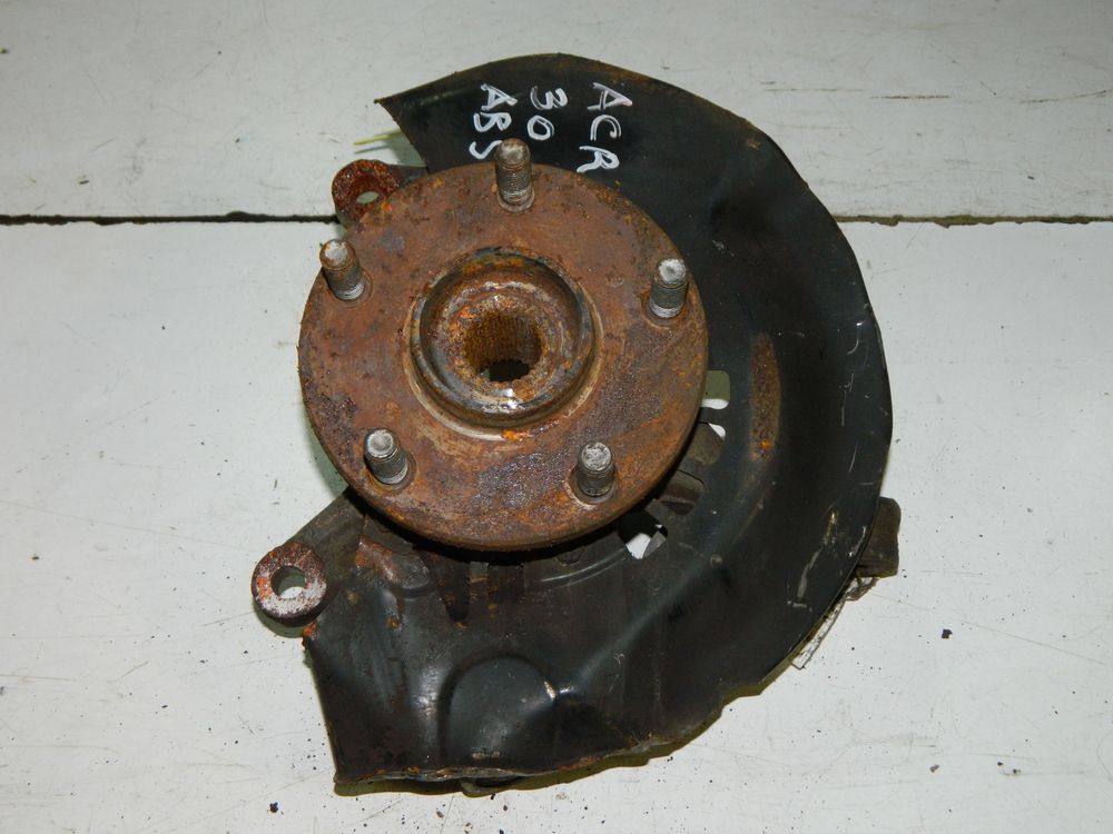 Ступица TOYOTA ESTIMA ACR30 Перед Лев (Контрактный) 40940811