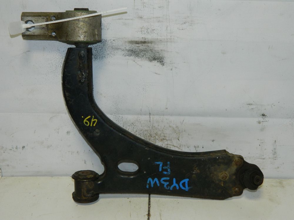 Рычаг подвески MAZDA DEMIO DY3W Перед Лев (Контрактный) 45993571