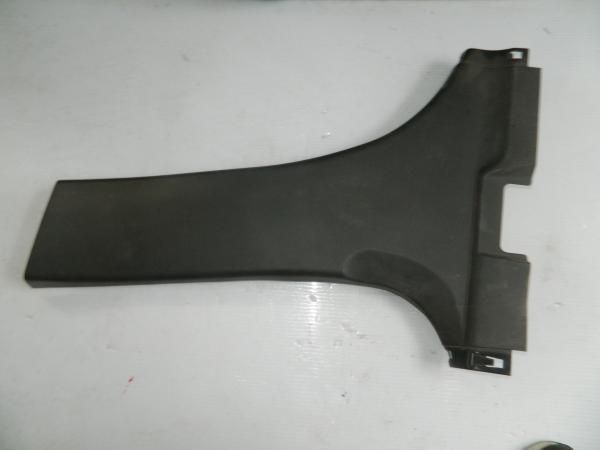Обшивка стойки MITSUBISHI LANCER CY4A Лев (Контрактный)