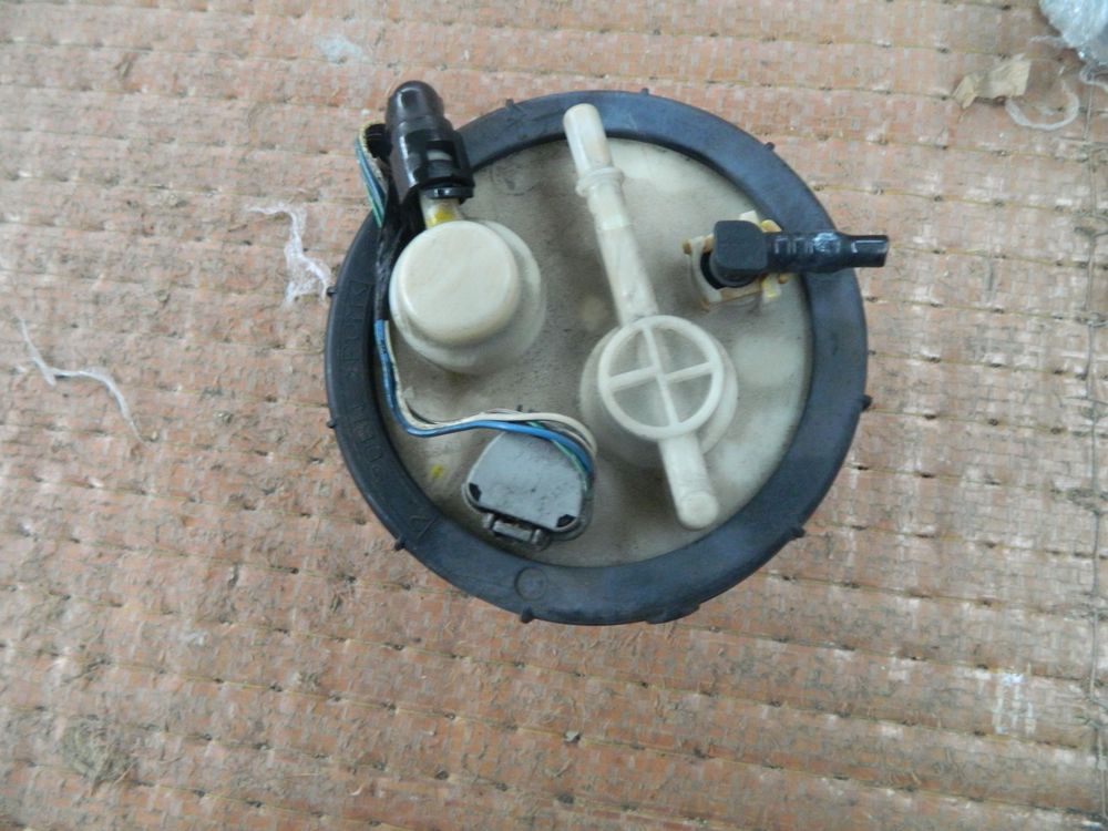 Насос топливный TOYOTA AVENSIS AZT250 (Контрактный) 3755000008