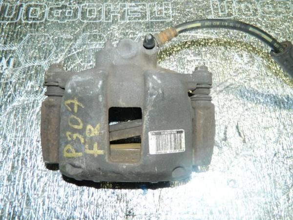 Суппорт PEUGEOT 307 3A Перед Лев 15420212 (Контрактный)