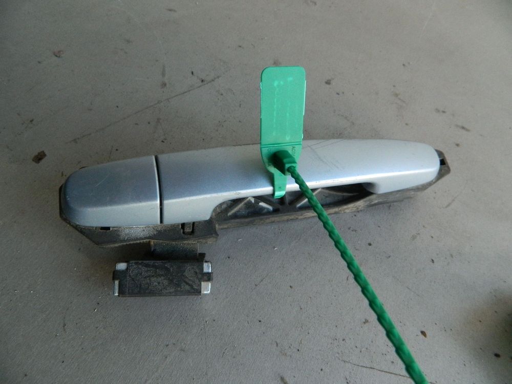Ручка двери наружная TOYOTA COROLLA E150 Зад Лев (Б/У) 81530956