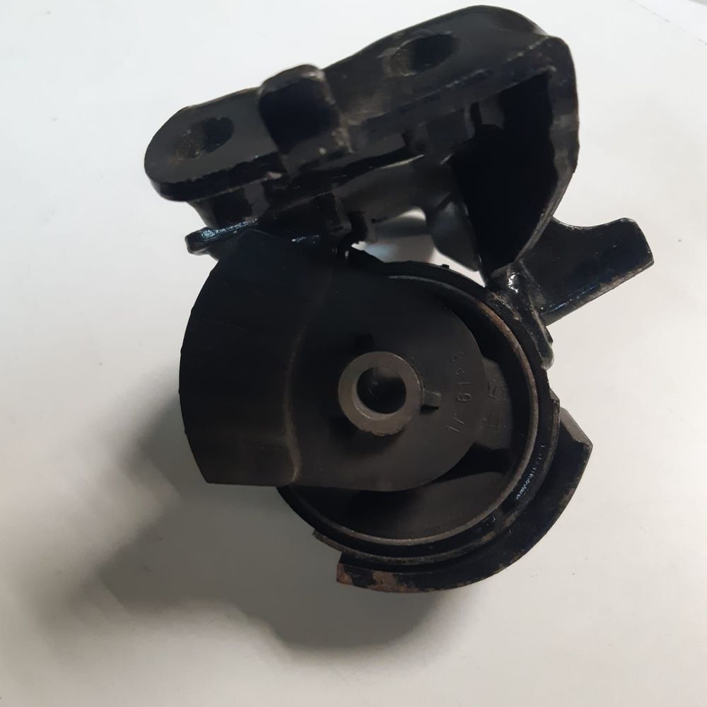 Подушка двигателя TOYOTA 1237211240 TOYOTA Corolla