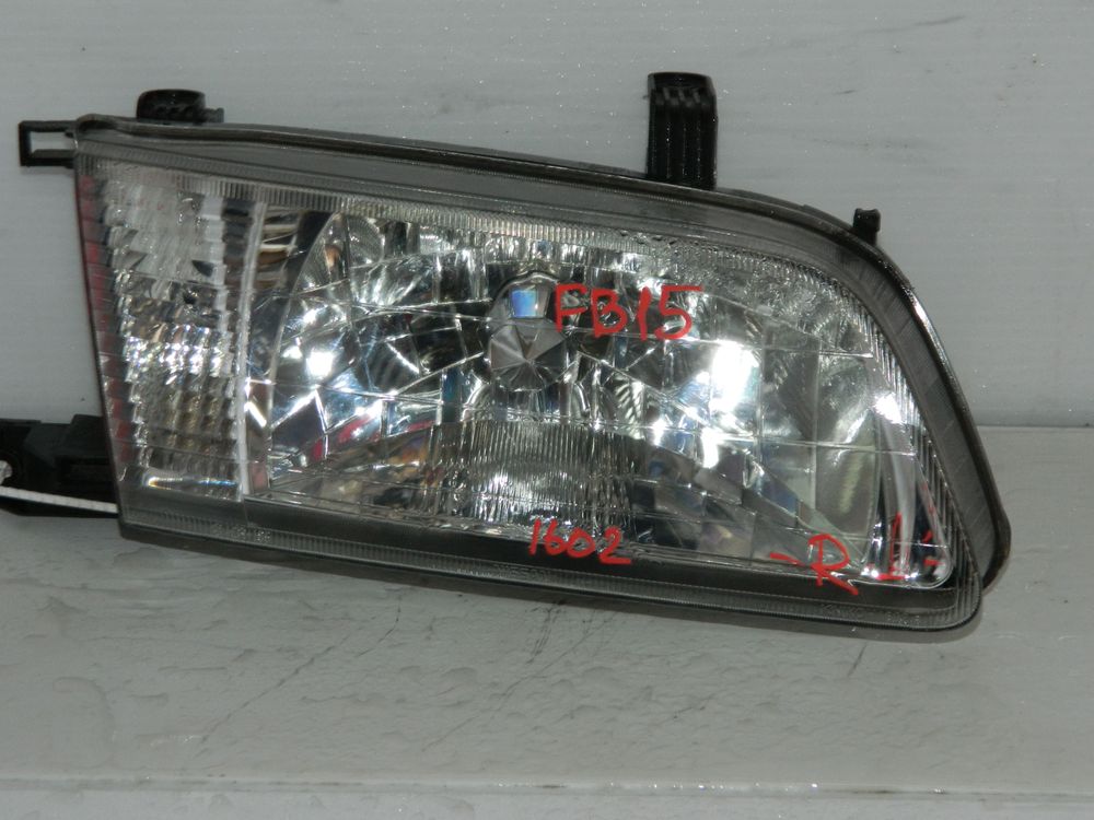Фара NISSAN SUNNY FB15 Перед Прав (Контрактный) 45984672
