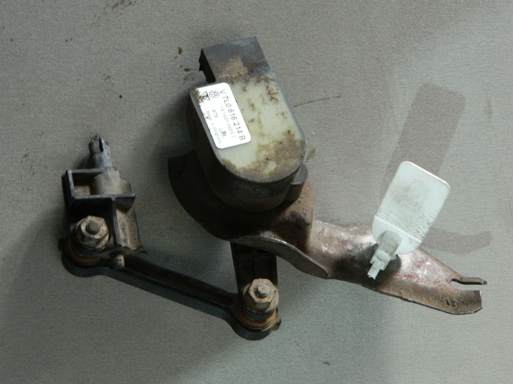 Датчик высоты дорожного просвета AUDI Q7 4L BAR (Б/У) 45989851