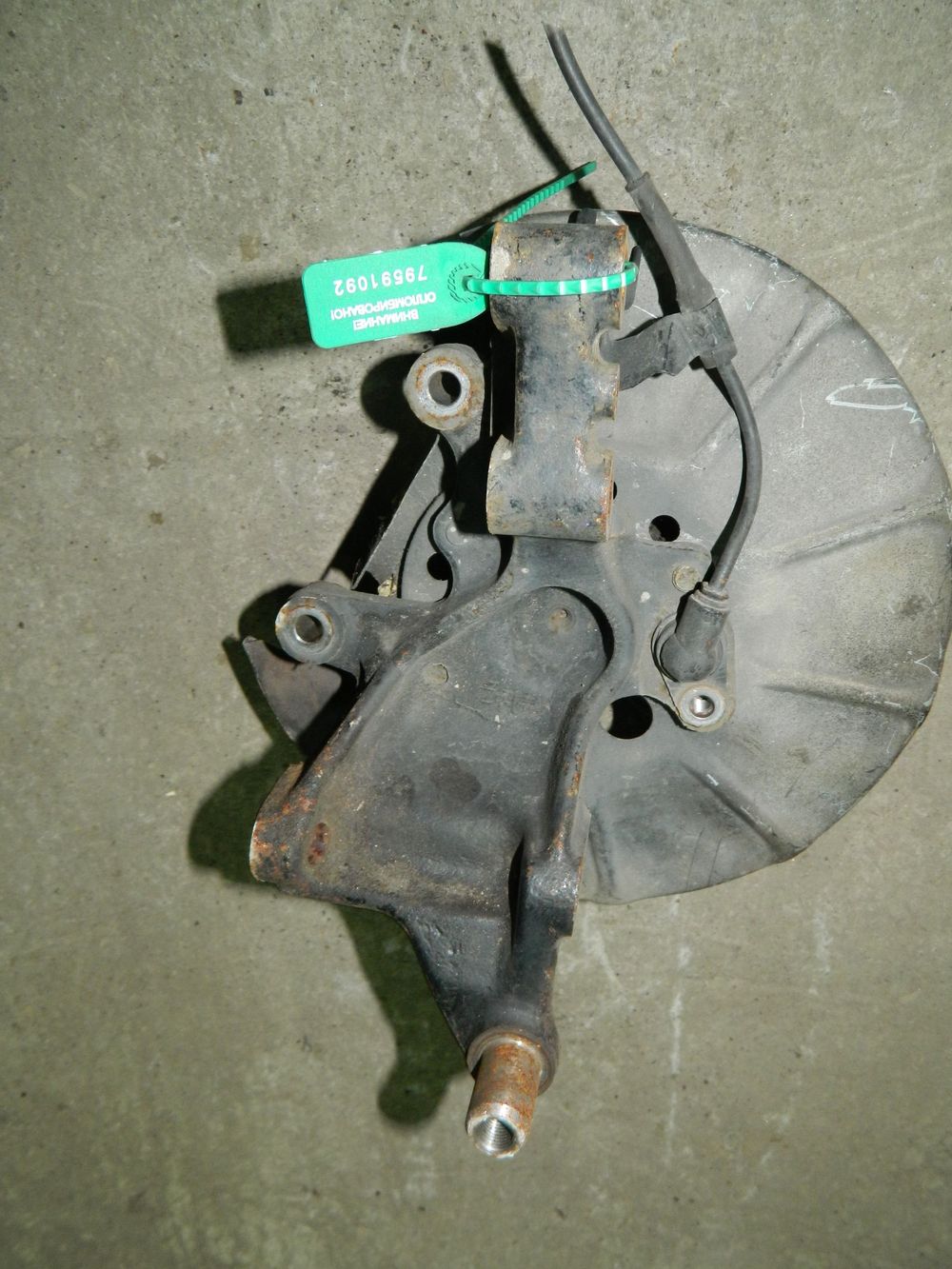 Ступица MAZDA PREMACY CP8W Зад Лев (Контрактный) 79591092
