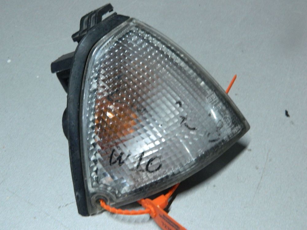Габарит NISSAN AVENIR W10 Перед Прав (Контрактный) 72367036