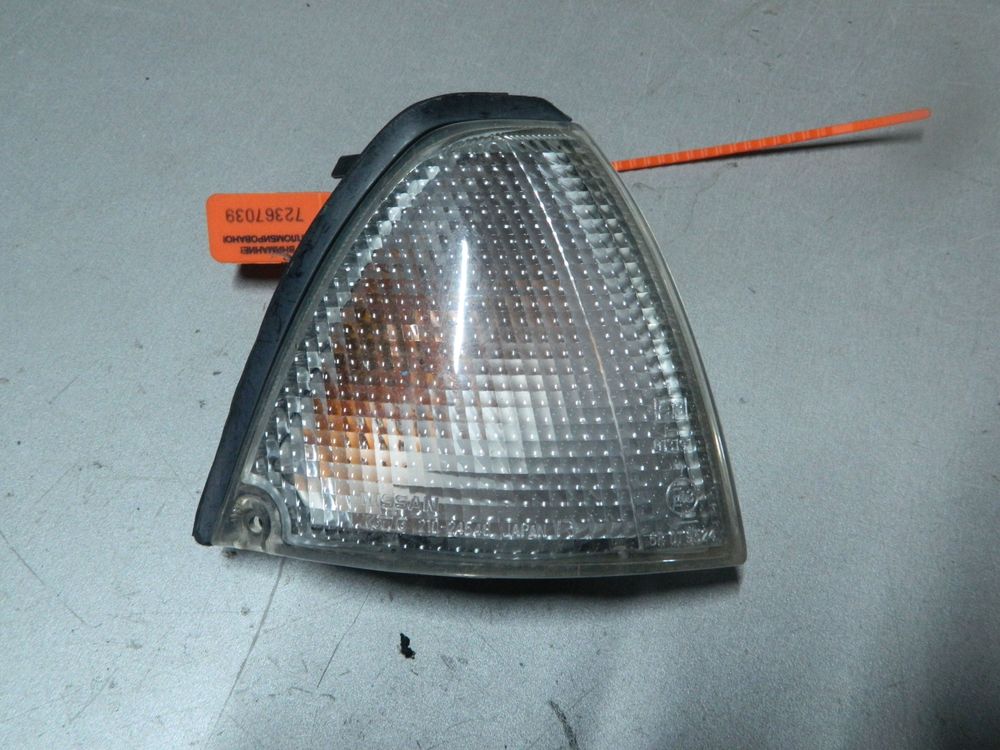 Габарит NISSAN AVENIR W10 Перед Прав (Контрактный) 72367039