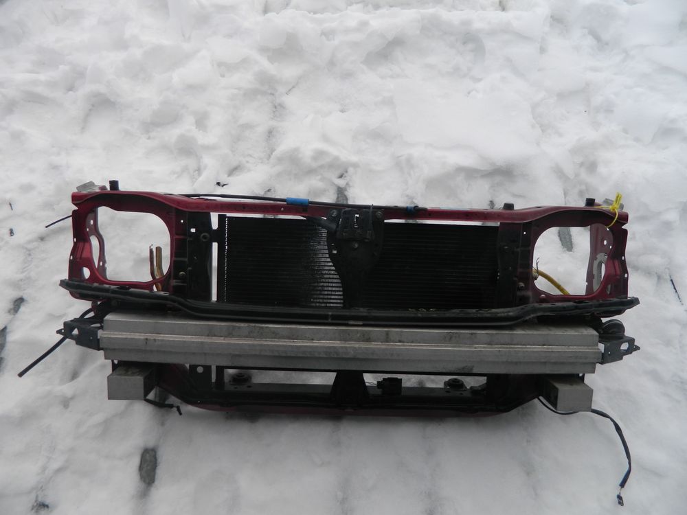 Рамка радиатора SUBARU Forester SG5 (Контрактный) 79773999