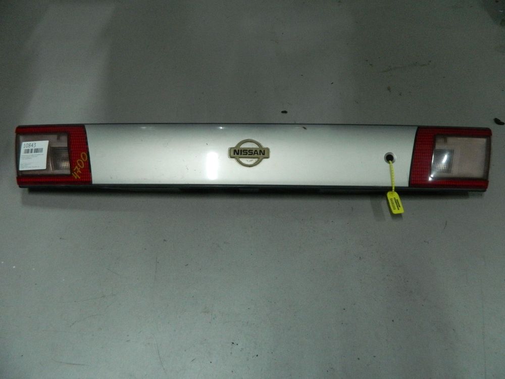 Фонарь NISSAN SUNNY FB14 Зад 4700 (Контрактный) 64492205