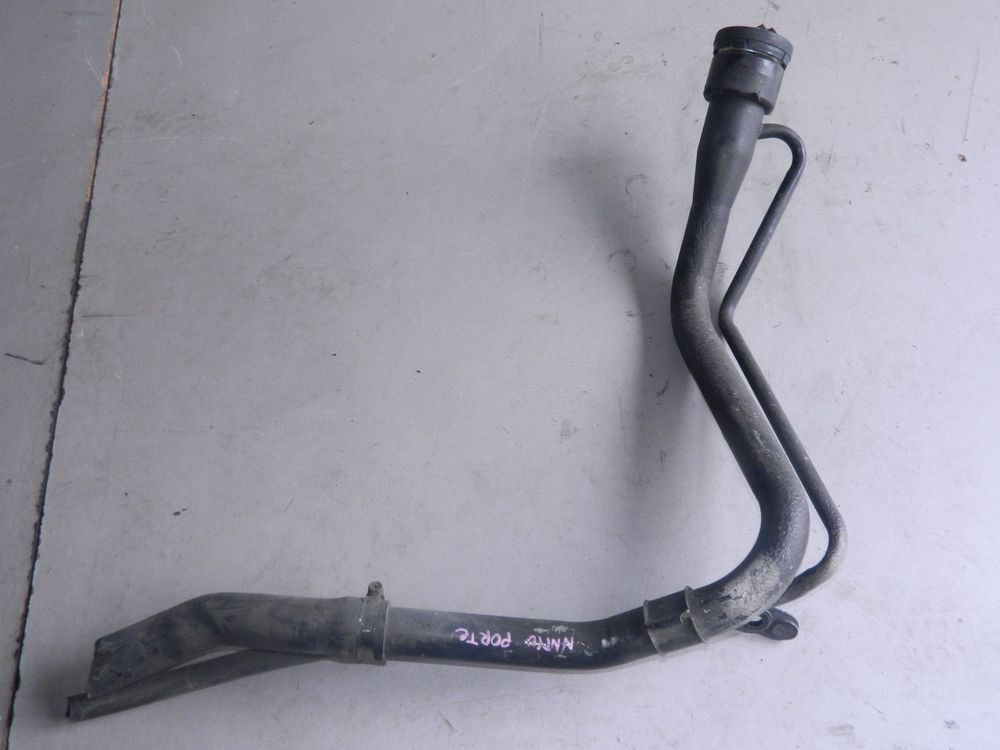 Горловина топливного бака TOYOTA PORTE NNP10 (Контрактный) 79591524