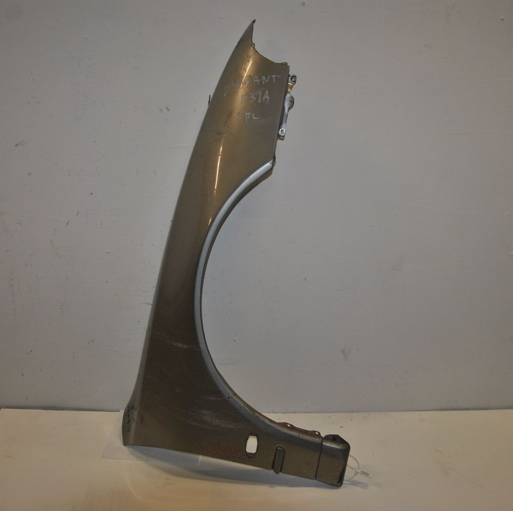 Крыло MITSUBISHI DIAMANTE F31A Перед Прав (Контрактный) 46098902