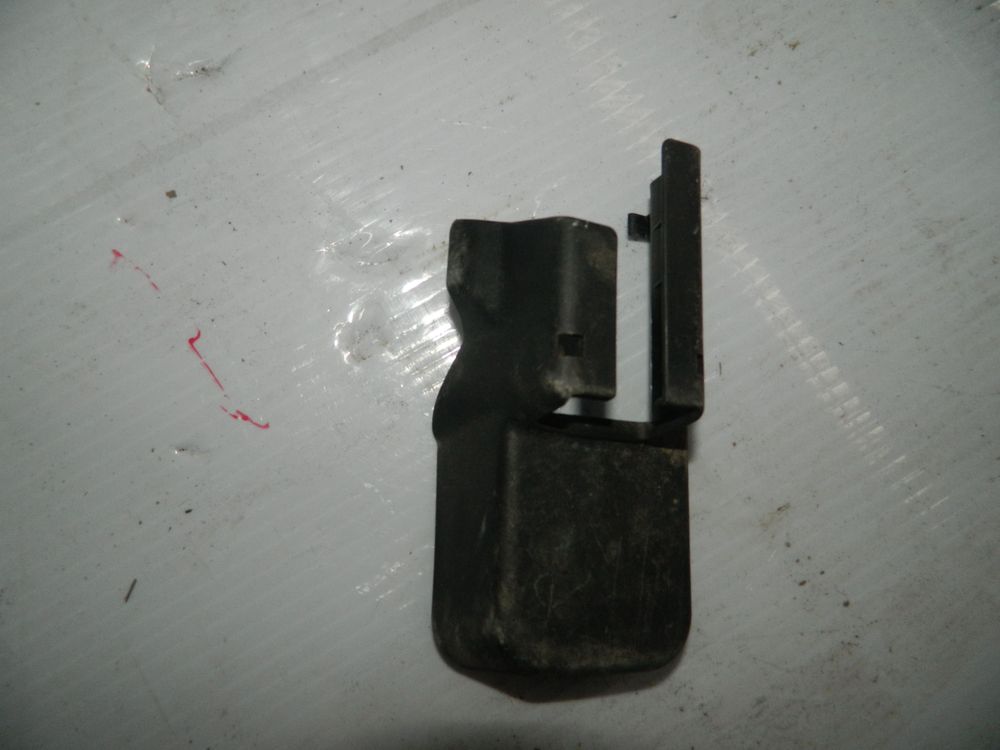 Накладка крепления сидений MITSUBISHI LANCER CY4A Зад Прав (Контрактный) 0782604