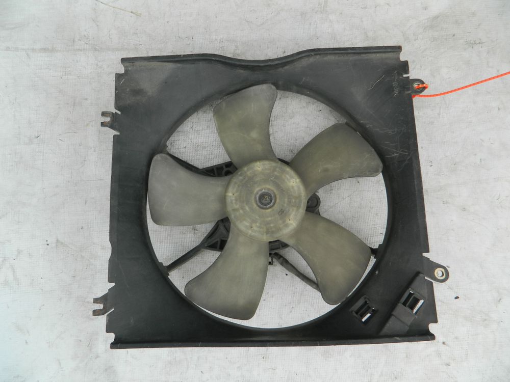 Диффузор радиатора MITSUBISHI DIAMANTE F31A (Контрактный) 72367975