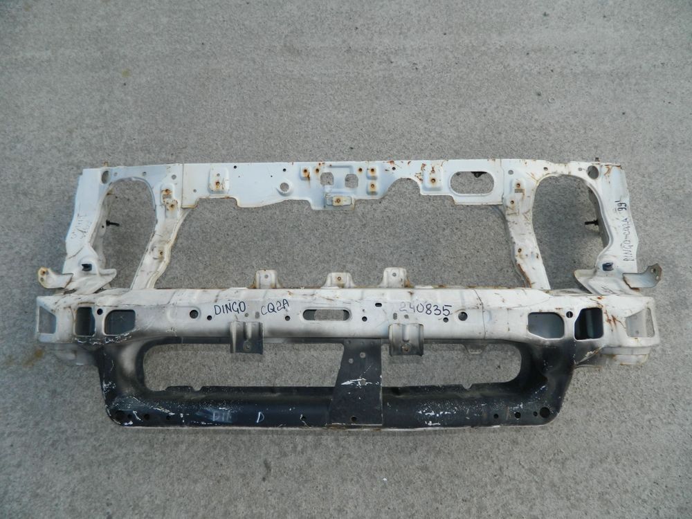 Рамка радиатора MITSUBISHI DINGO CQ2A (Контрактный) 240835