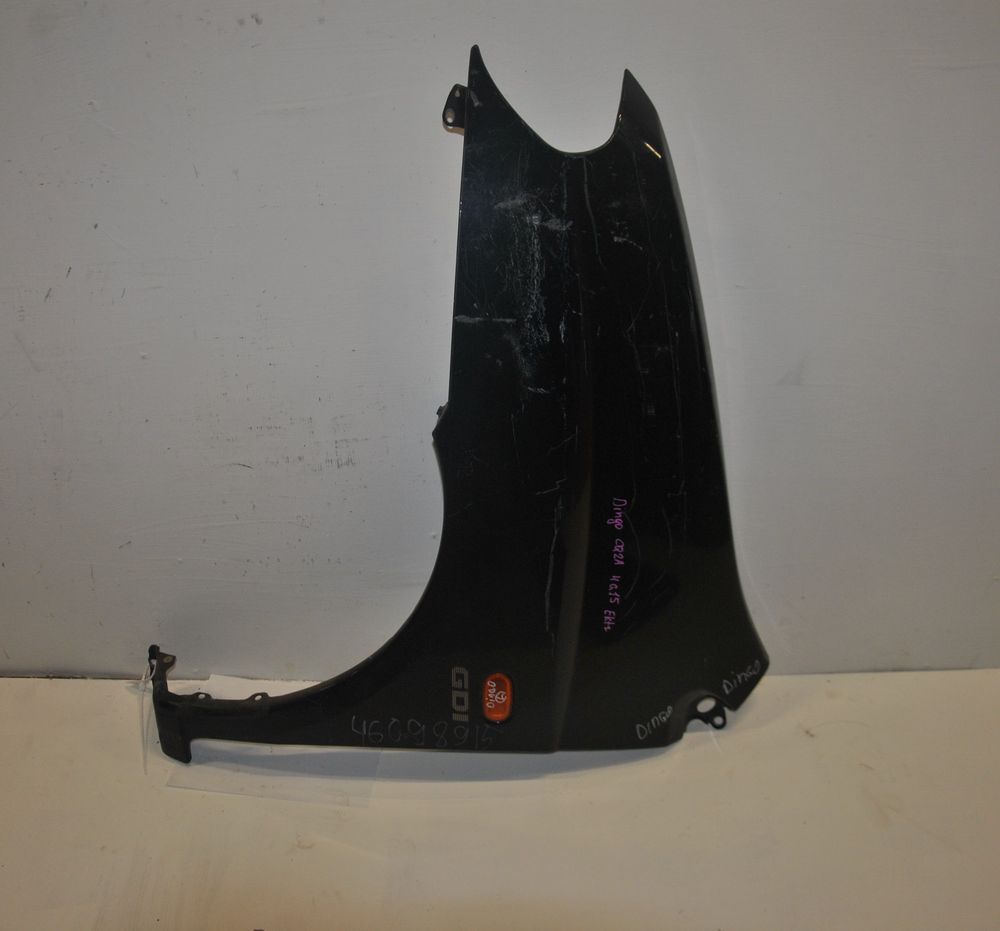 Крыло MITSUBISHI DINGO CQ2A Перед Лев (Контрактный) 46098915